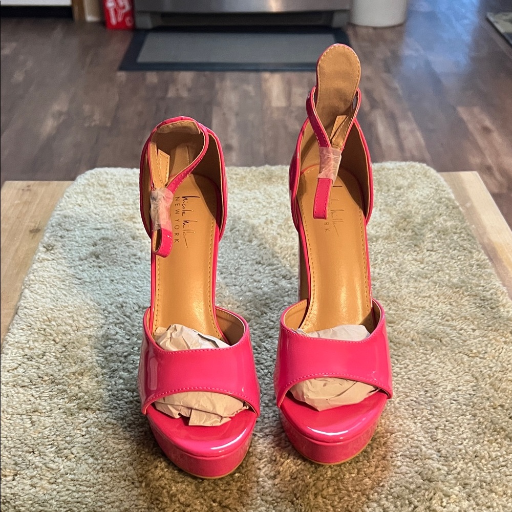 Women’s size 8, Nicole Miller brand platform, peep toe, heel pink color